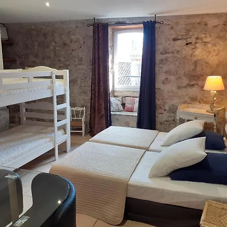 Les Capitelles Du Caylar Frühstückspension